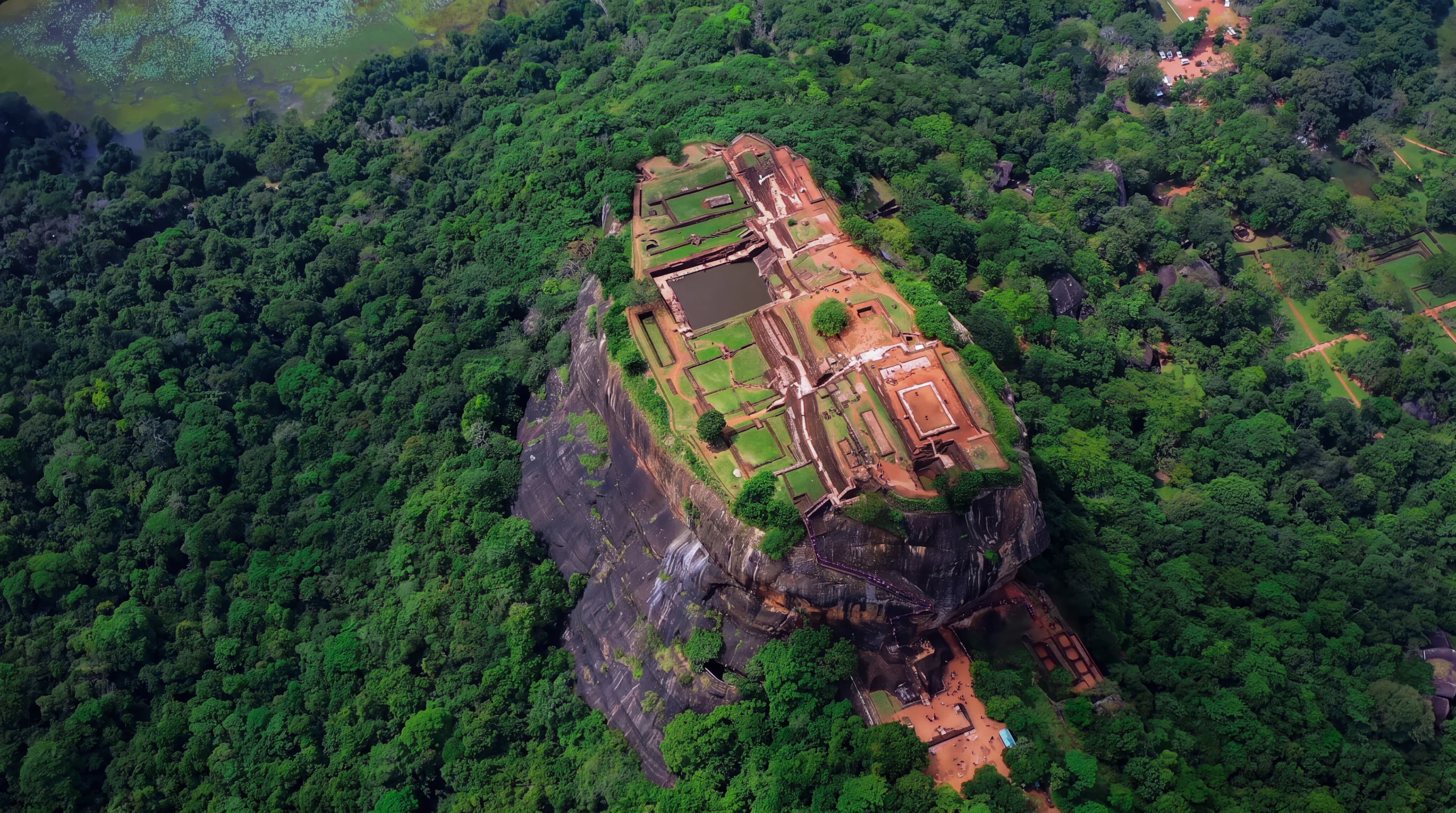 Custom tailor-made travel itineraries in Sri Lanka